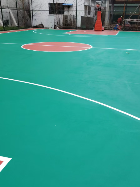刚察 球场长期使用易出现地面开裂